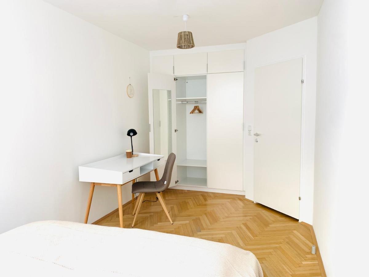 Ruhige Wohnung Im Gasometer Wien *Wifi*U3*Netflix* Luaran gambar