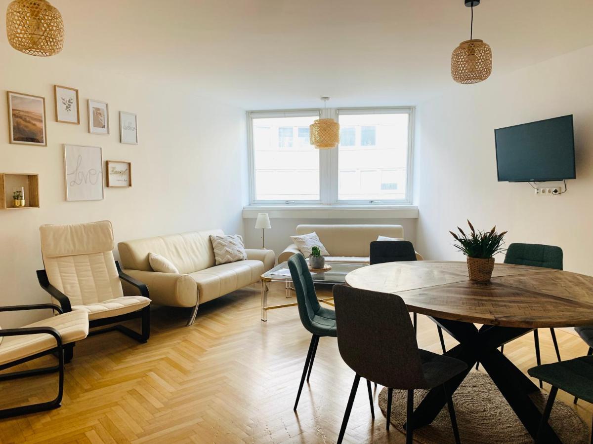 Ruhige Wohnung Im Gasometer Wien *Wifi*U3*Netflix* Luaran gambar