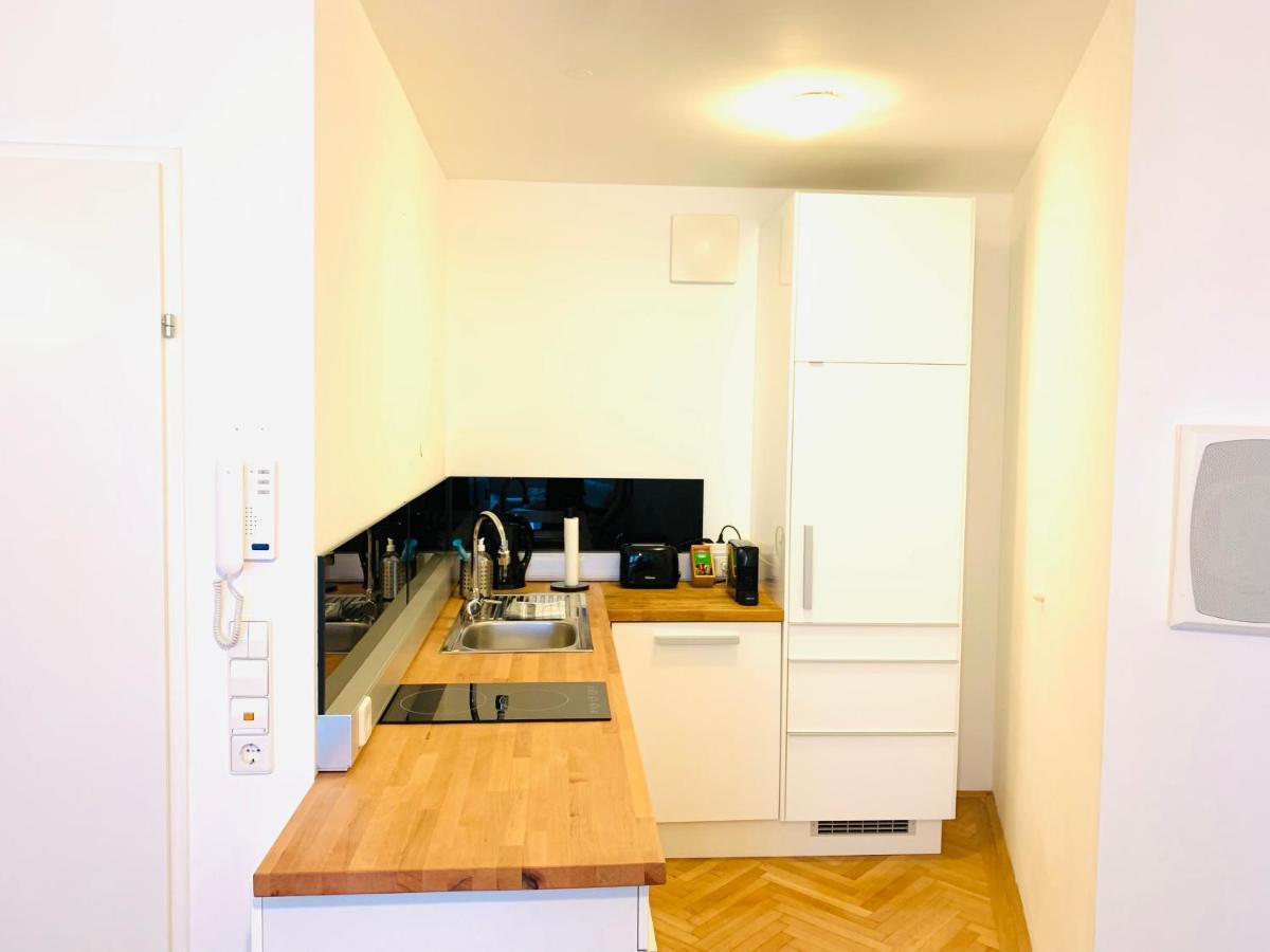 Ruhige Wohnung Im Gasometer Wien *Wifi*U3*Netflix* Luaran gambar