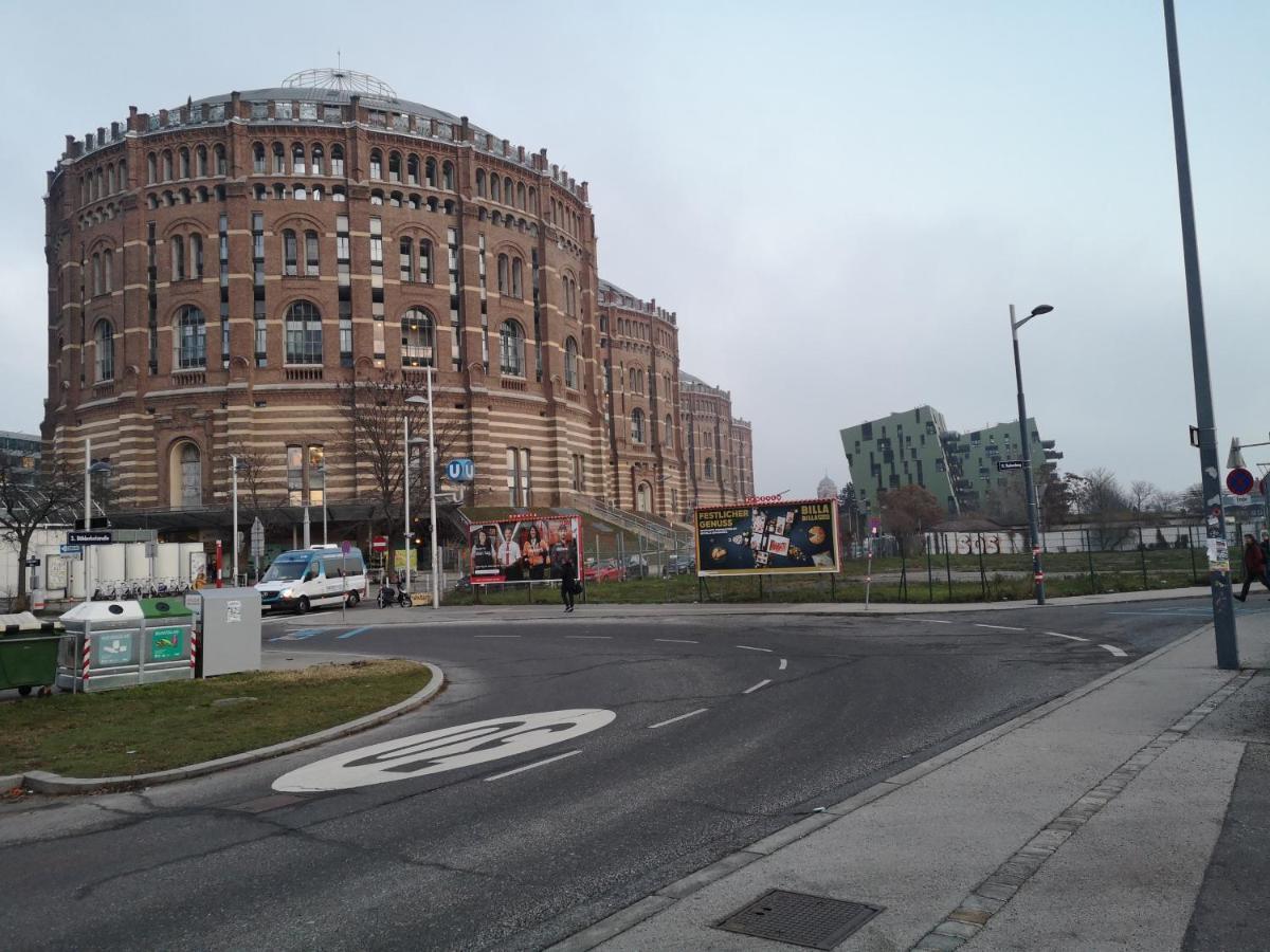 Ruhige Wohnung Im Gasometer Wien *Wifi*U3*Netflix* Luaran gambar